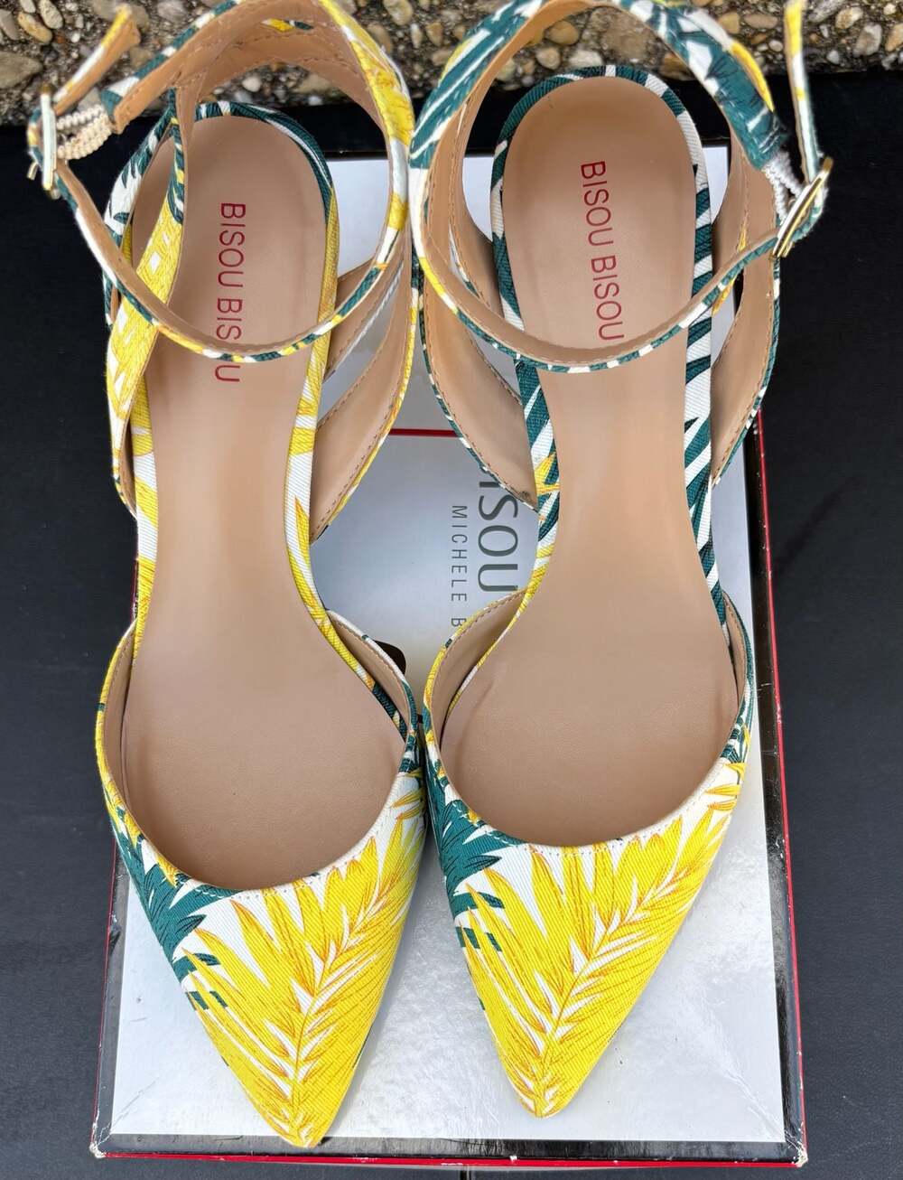 Bisou Bisou Yellow Floral Tropical Palm Print Pointed Toe.